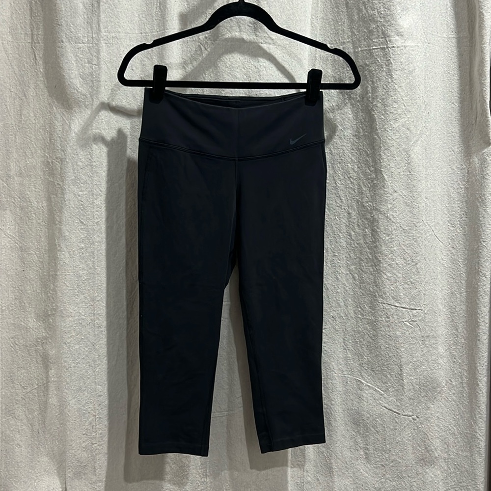 Nike dry fit capris